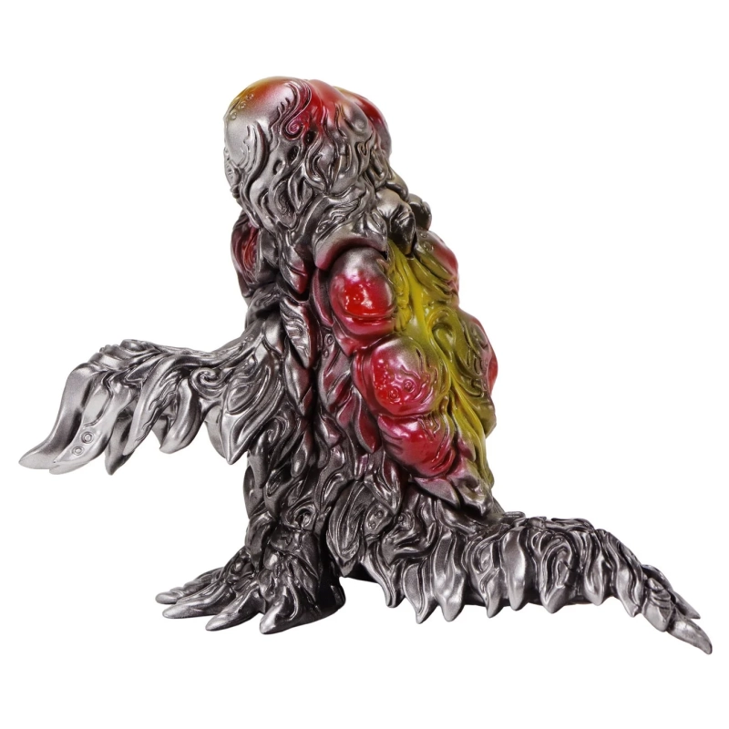 複雑な造形の怪獣フィギュア