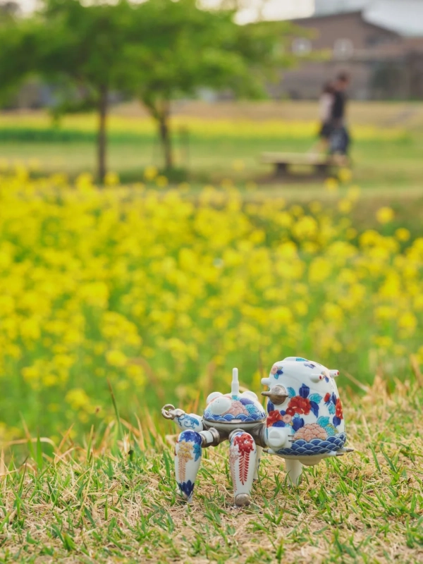 菜の花とタチコマ