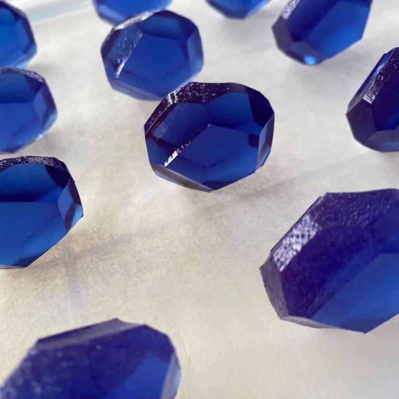 青い魔石こうぶつヲカシ