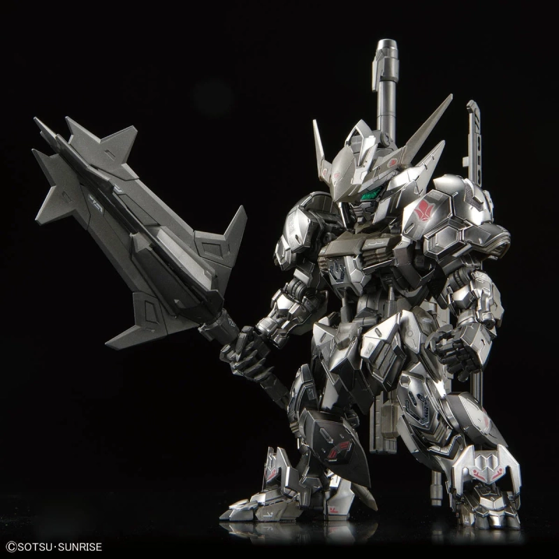 シルバーのロボット