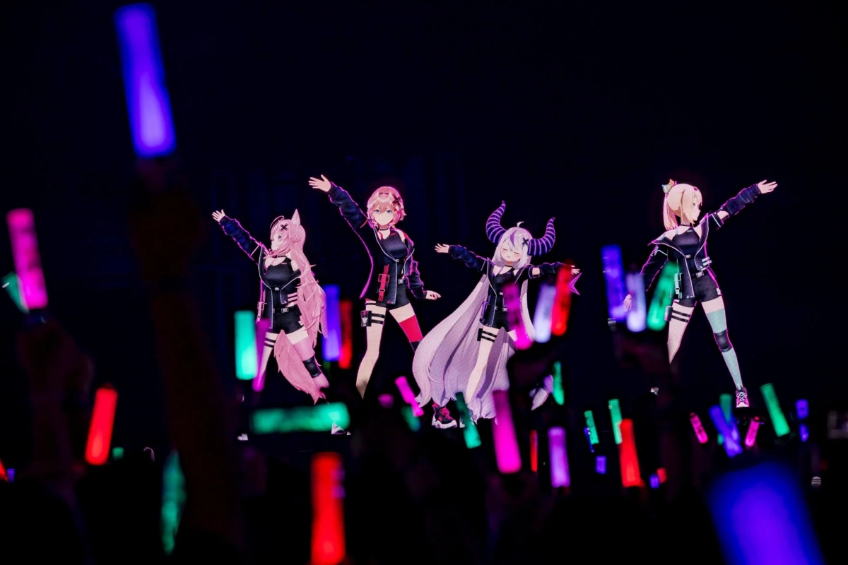 新衣装での「Just for X」パフォーマンス
